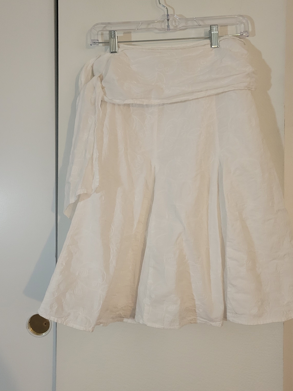 Gogrge 100% Cotton White Textured A-Line Skirt with Waist Tie